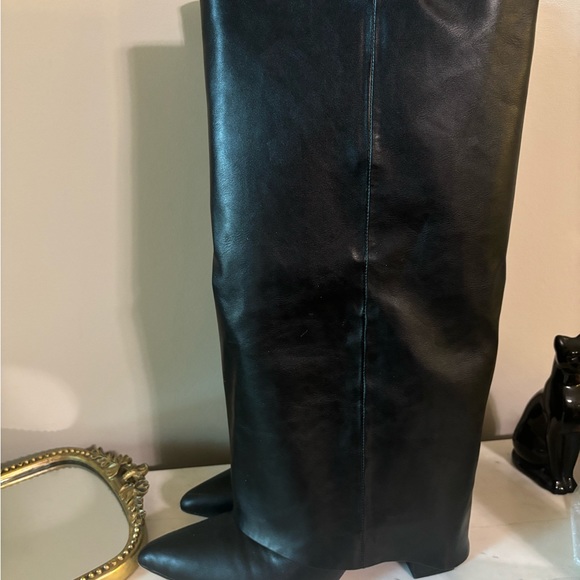 Fold over heeled boots -size 8 - Picture 2 of 6